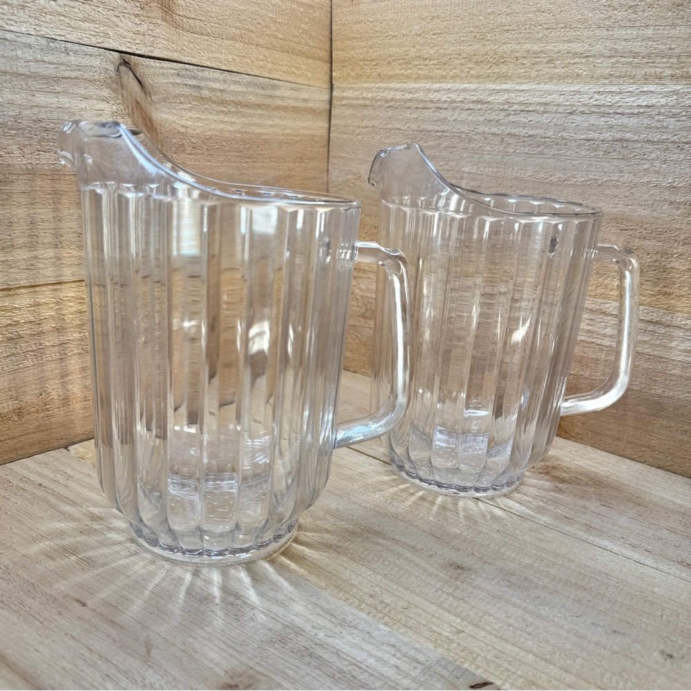 Cambro Manufacturing Cambro 60-oz Clear Camwear Pitchers